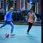 Bleib am Ball (Dylan+Youssef+Fußball)